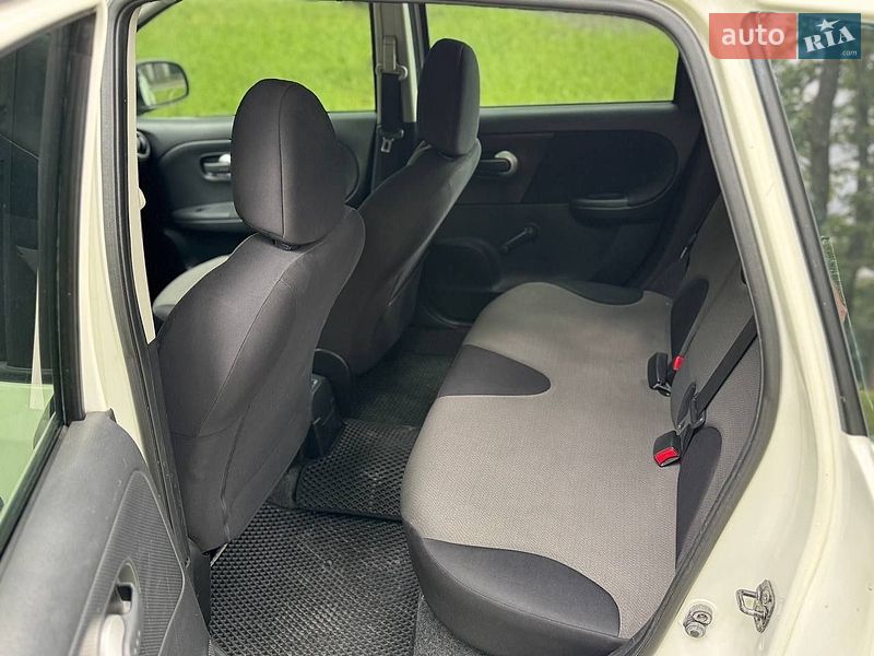 Хетчбек Nissan Note 2012 в Києві фото 15 Хетчбек Nissan Note 2012 в Києві