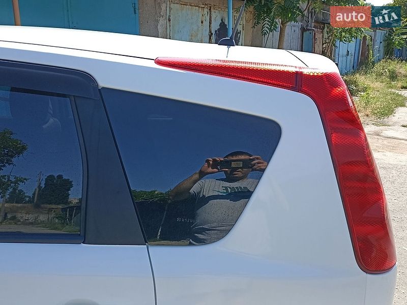 Хэтчбек Nissan Note 2008 в Белгороде-Днестровском