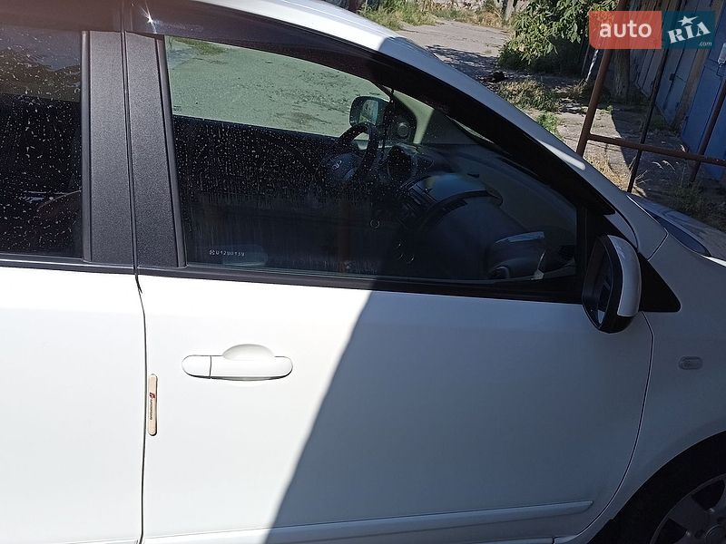 Хэтчбек Nissan Note 2008 в Белгороде-Днестровском