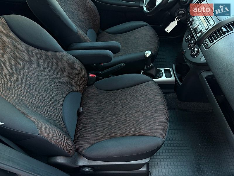 Хэтчбек Nissan Note 2010 в Виннице