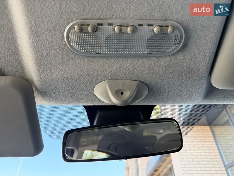 Хэтчбек Nissan Note 2010 в Виннице