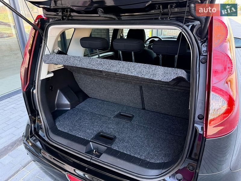 Хэтчбек Nissan Note 2010 в Виннице
