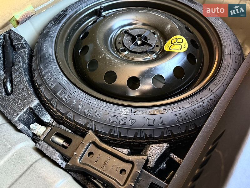 Хэтчбек Nissan Note 2010 в Виннице
