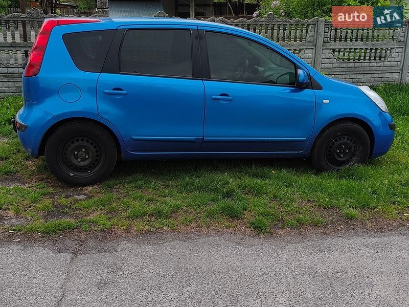 Хэтчбек Nissan Note 2006 в Киеве