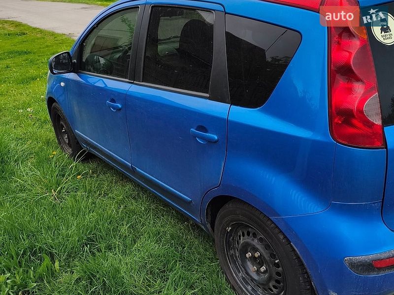 Хэтчбек Nissan Note 2006 в Киеве