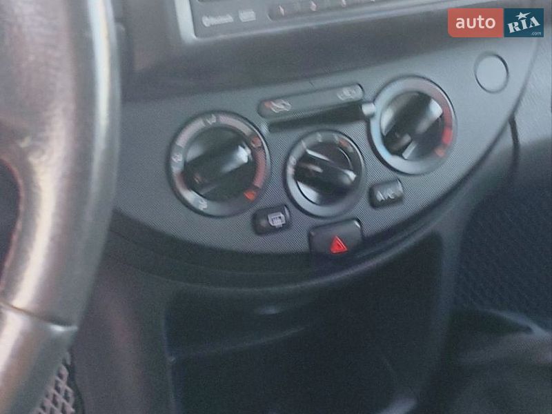 Хетчбек Nissan Note 2009 в Житомирі