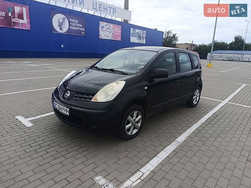 Хэтчбек Nissan Note 2008 в Нововолынске