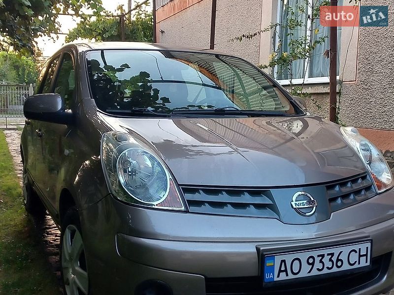 Хетчбек Nissan Note 2008 в Ужгороді