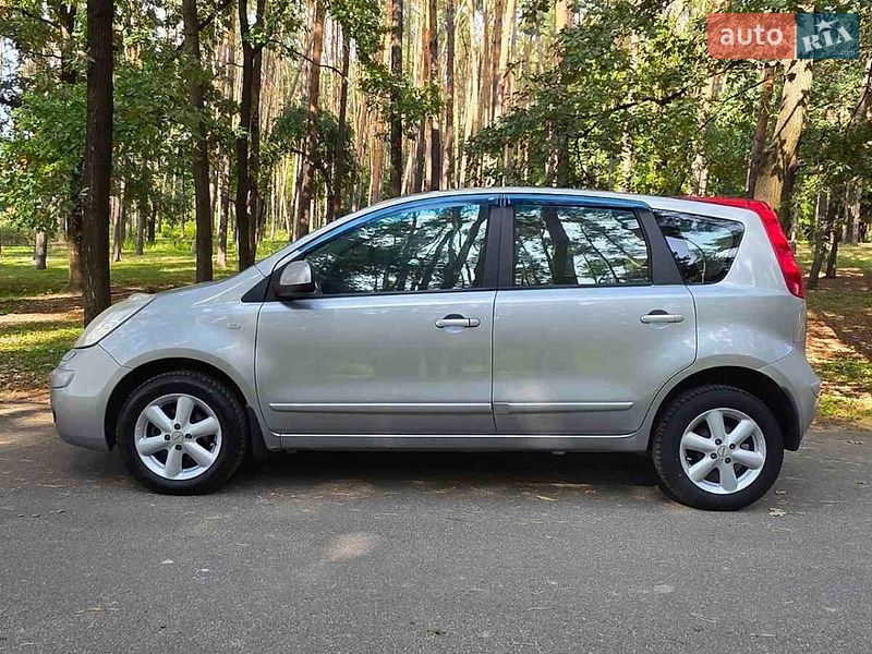 Хэтчбек Nissan Note 2007 в Киеве