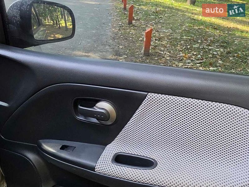 Хэтчбек Nissan Note 2007 в Киеве