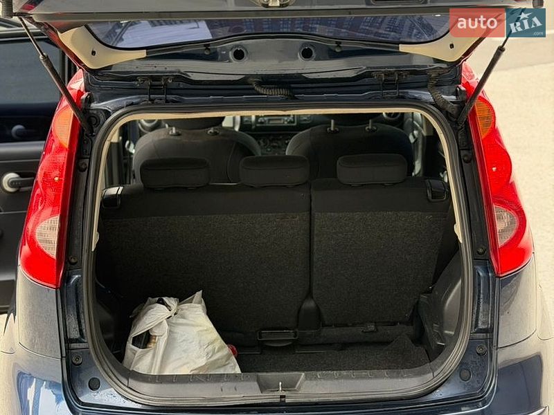 Хэтчбек Nissan Note 2006 в Киеве