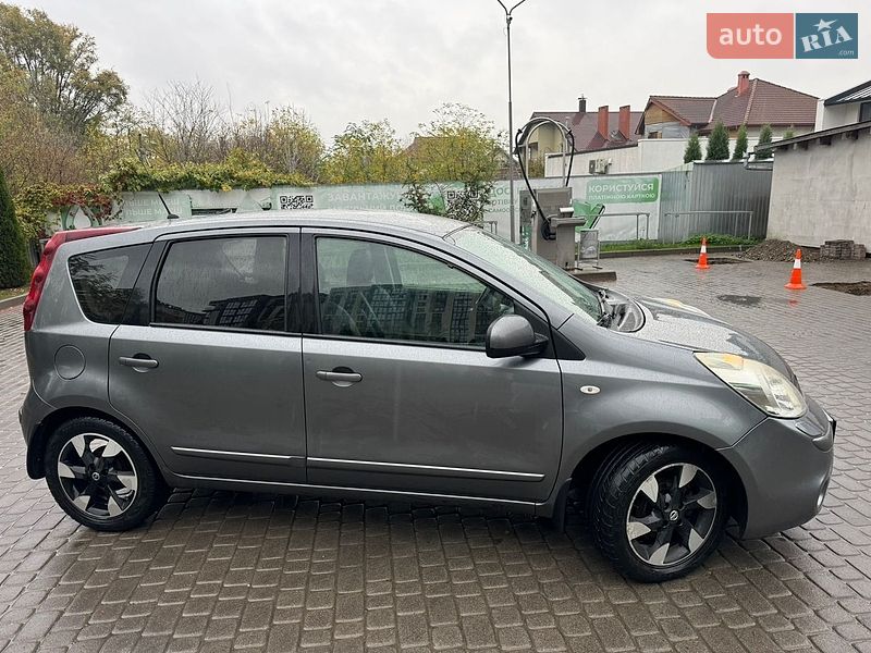 Хетчбек Nissan Note 2012 в Івано-Франківську