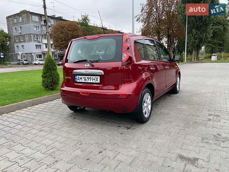 Хетчбек Nissan Note 2011 в Житомирі