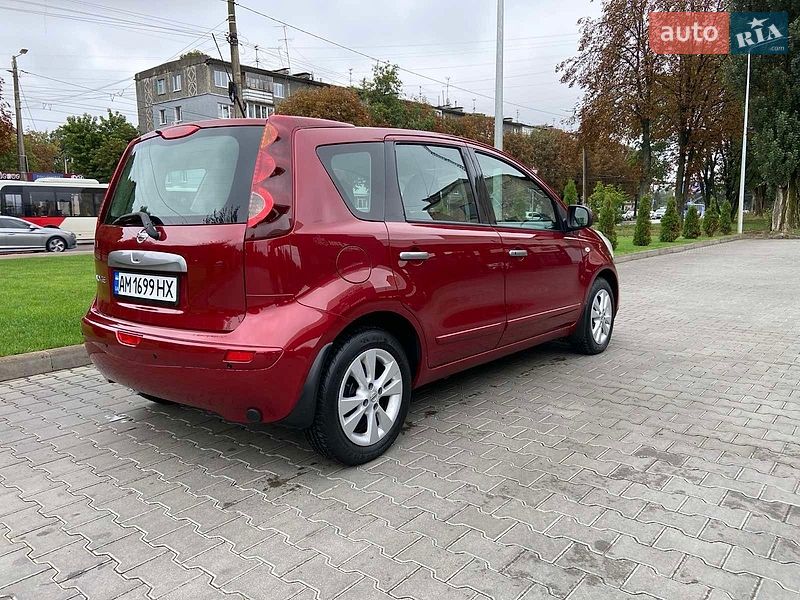 Хетчбек Nissan Note 2011 в Житомирі