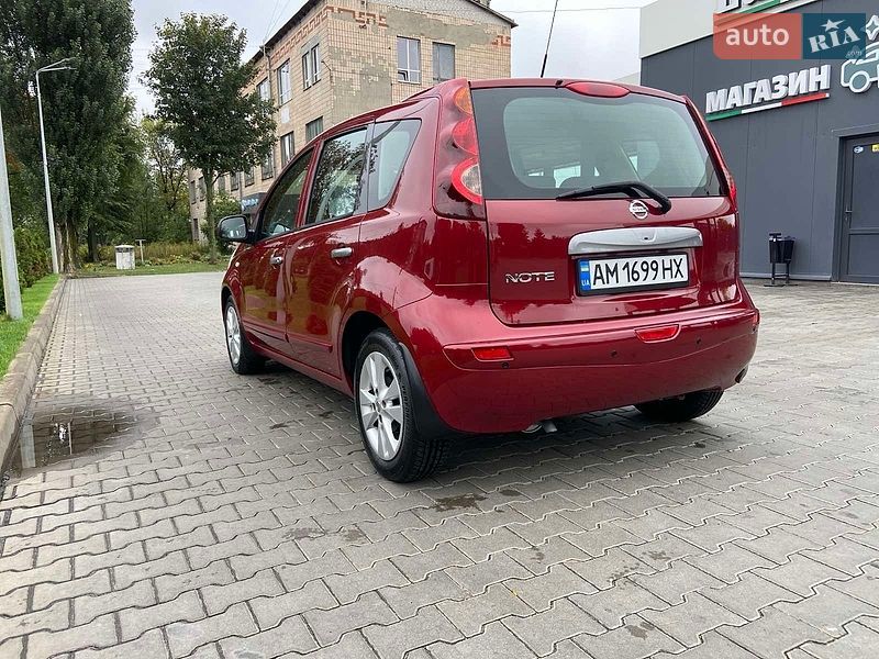 Хетчбек Nissan Note 2011 в Житомирі