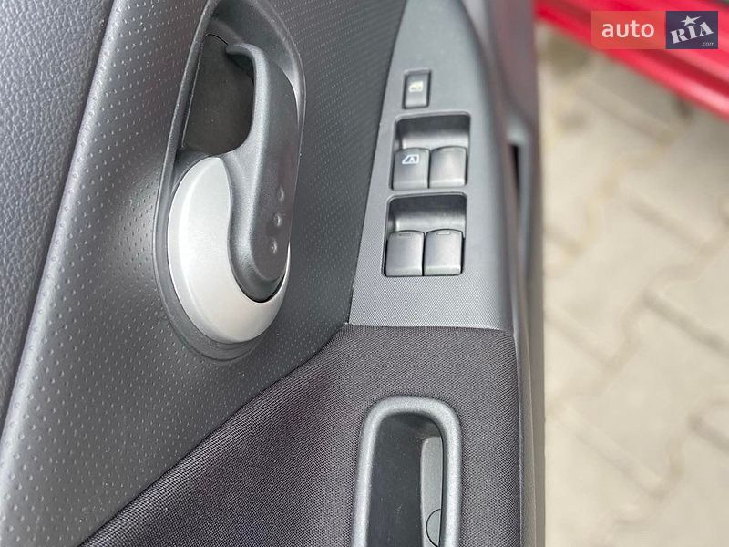 Хетчбек Nissan Note 2011 в Житомирі