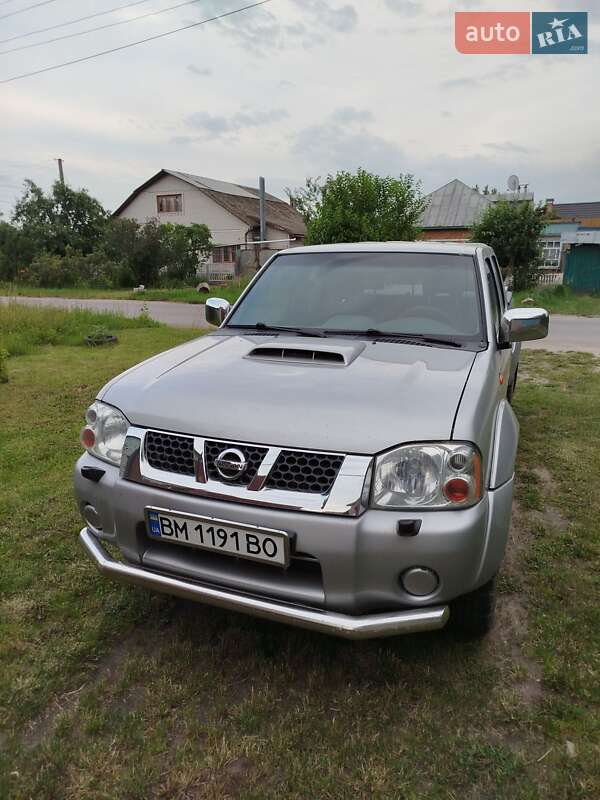 Nissan NP300