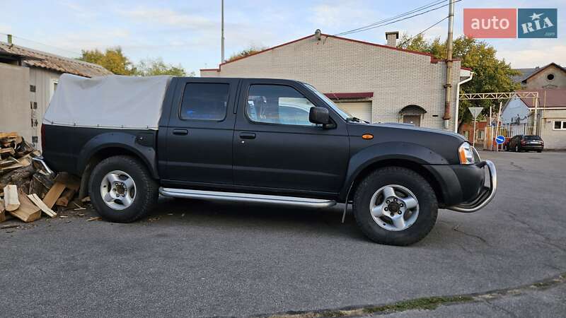 Легкові Nissan NP300
