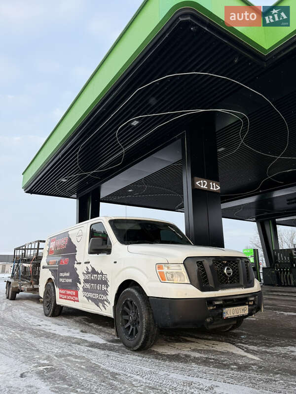 Вантажівки Nissan NV1500