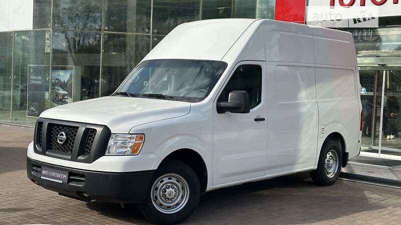 Nissan NV2500