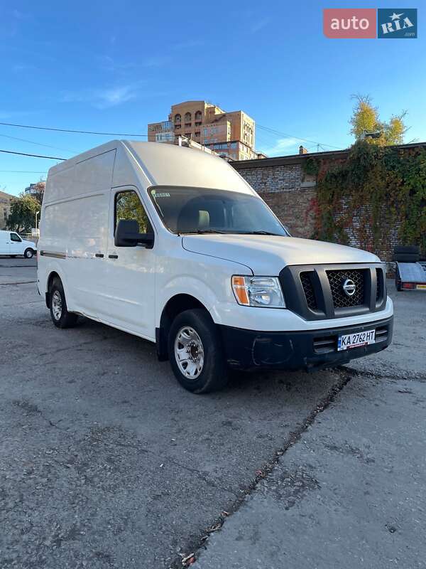 Nissan NV2500