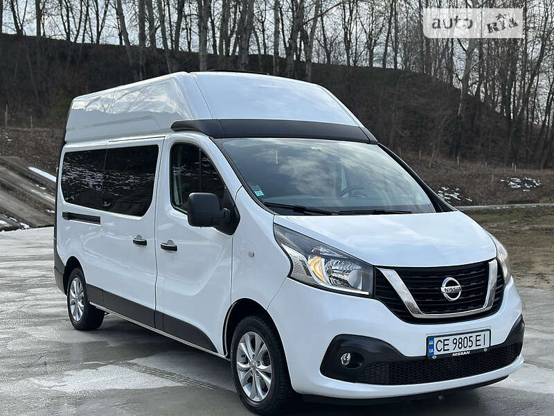 Минивэн Nissan NV300