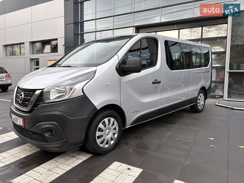 Легковые Nissan NV300