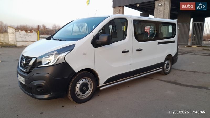 Легковые Nissan NV300