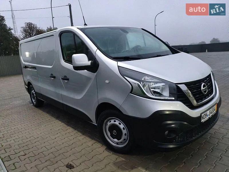 Nissan NV300 2021