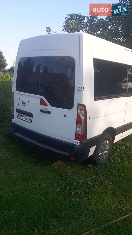 Легковые Nissan NV400