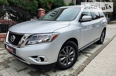 Nissan Pathfinder SV 2014