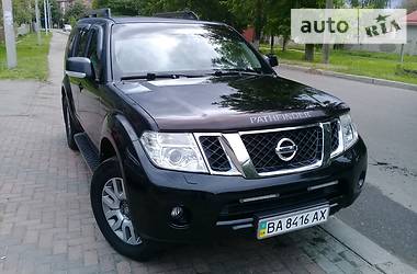 Nissan Pathfinder  2011