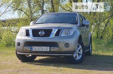 Nissan Pathfinder  2011