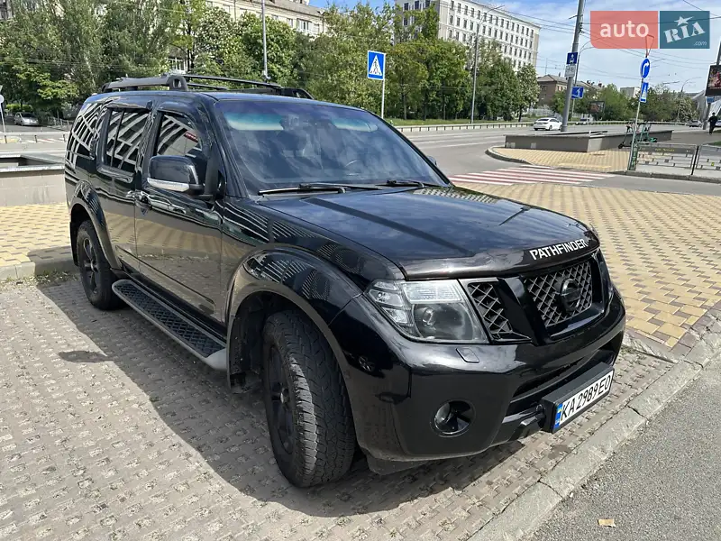 Nissan Pathfinder 2011