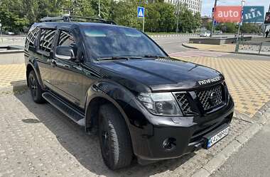 Nissan Pathfinder  2011