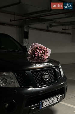 Nissan Pathfinder  2011