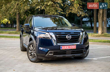 Nissan Pathfinder  2021