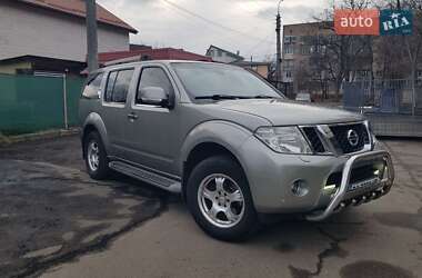 Nissan Pathfinder  2011