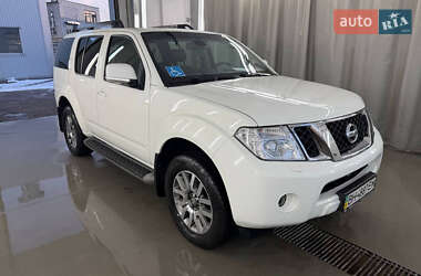 Nissan Pathfinder  2011