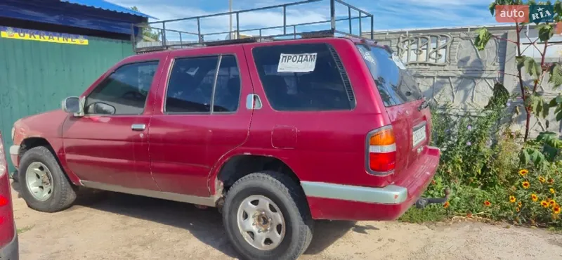 Nissan Pathfinder 1996