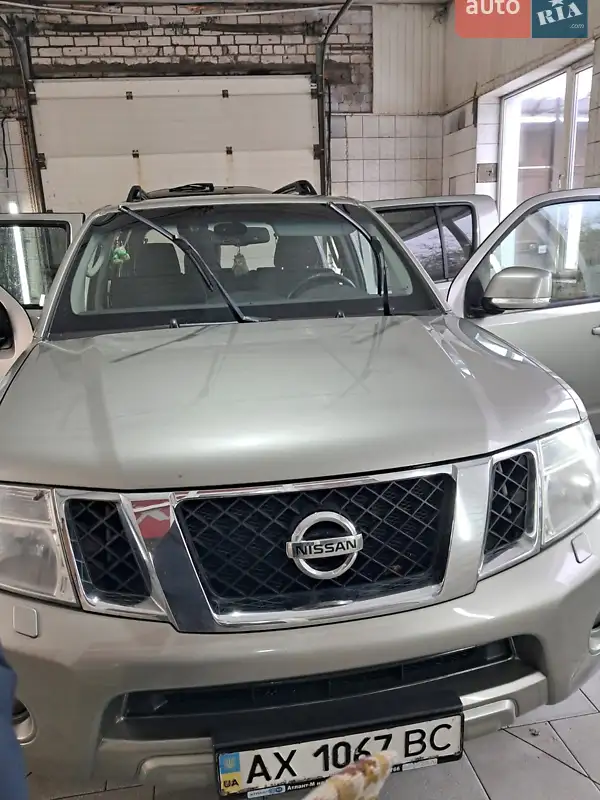 Nissan Pathfinder 2011