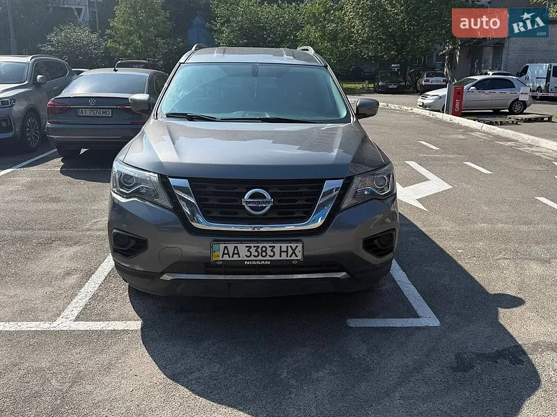 Nissan Pathfinder 2019