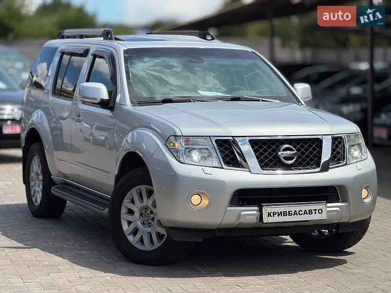 Nissan Pathfinder 2011