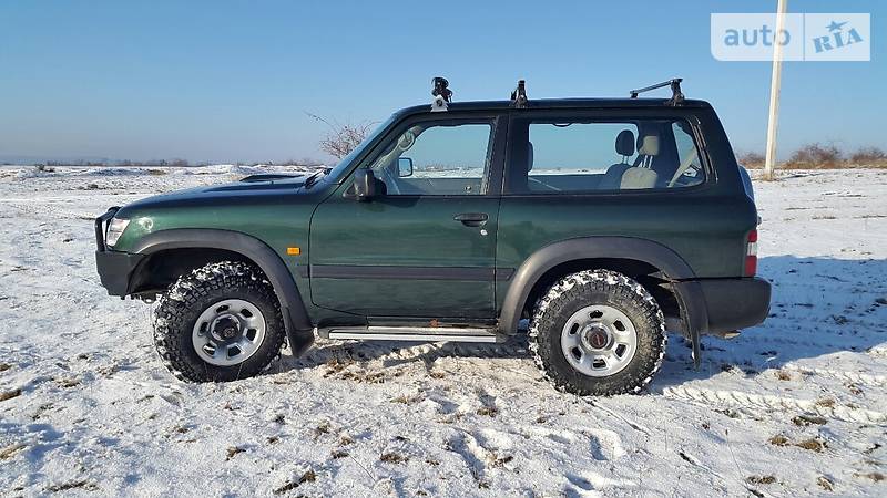 Позашляховик / Кросовер Nissan Patrol