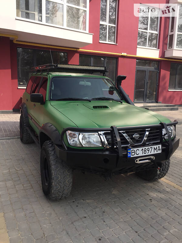 Внедорожник / Кроссовер Nissan Patrol