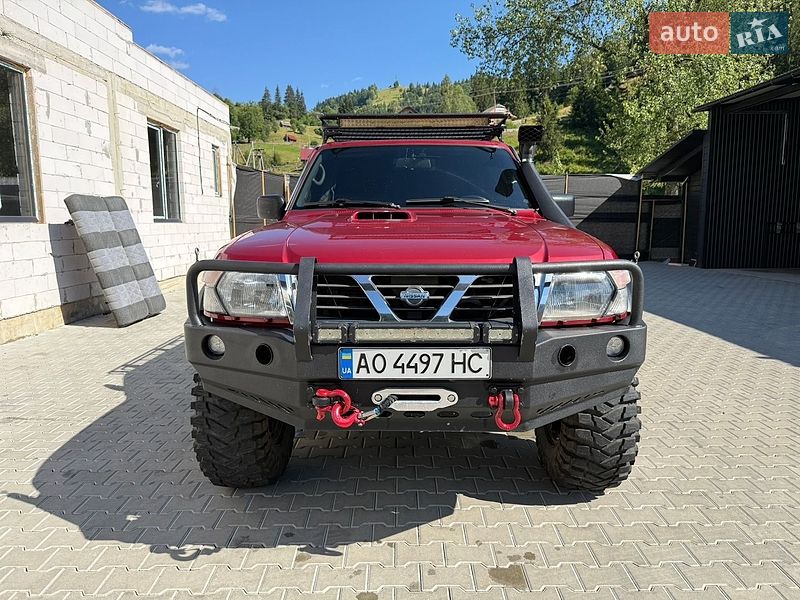 Внедорожник / Кроссовер Nissan Patrol 1998 в Синевире