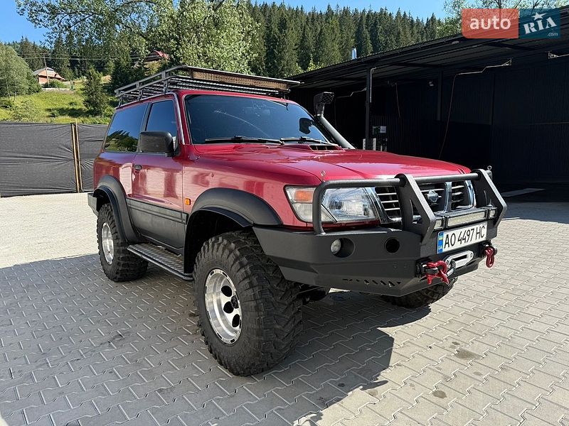 Внедорожник / Кроссовер Nissan Patrol 1998 в Синевире