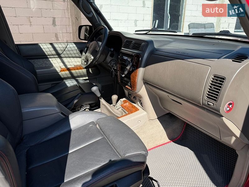 Внедорожник / Кроссовер Nissan Patrol 1998 в Синевире