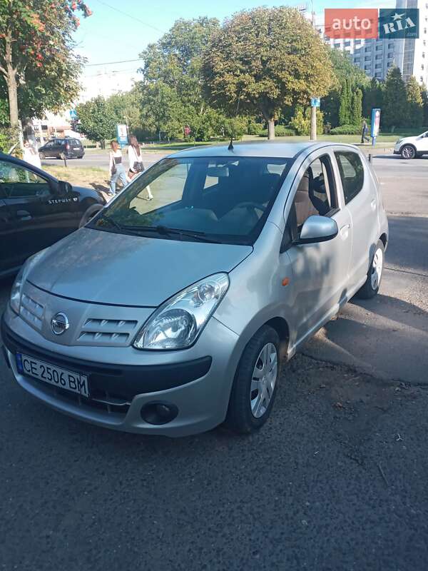 Хетчбек Nissan Pixo