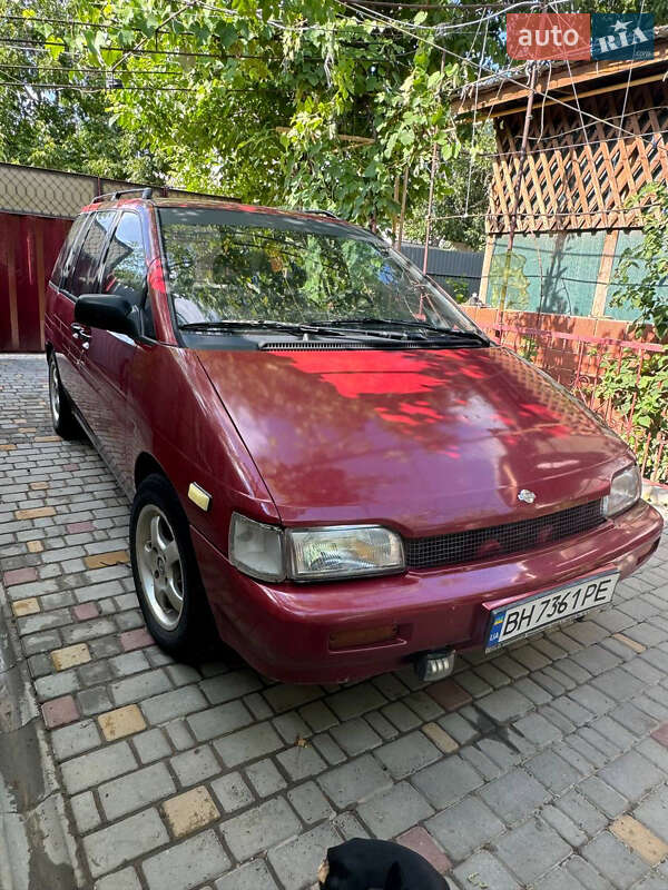 Легковые Nissan Prairie